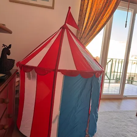 Ribeiro House アパート