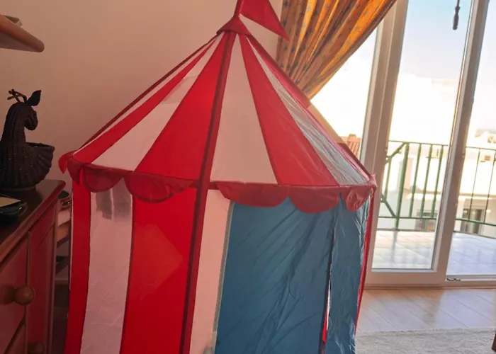 Ribeiro House アパート